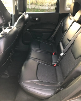 Jeep Compass cena 58000 przebieg: 274700, rok produkcji 2017 z Szamotuły małe 277